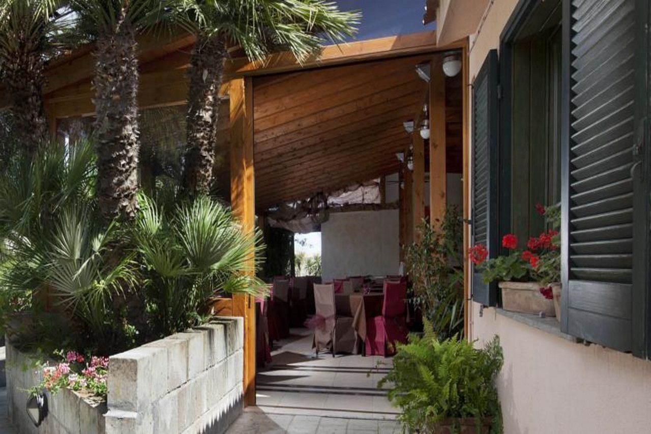 Albaruja Hotel Costa Rei Exterior foto
